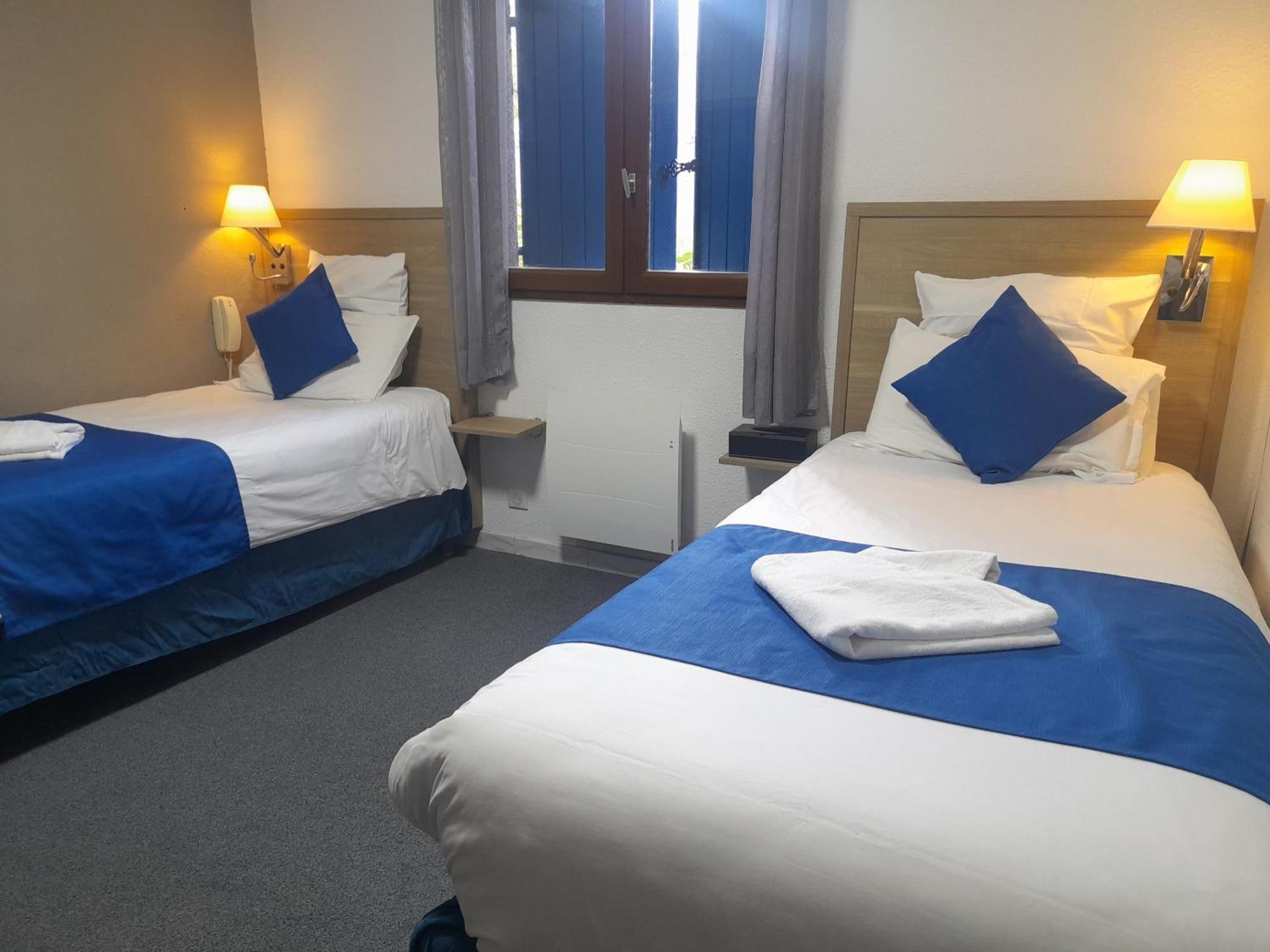Hôtel Les Alizés Puget-Théniers Quarto foto