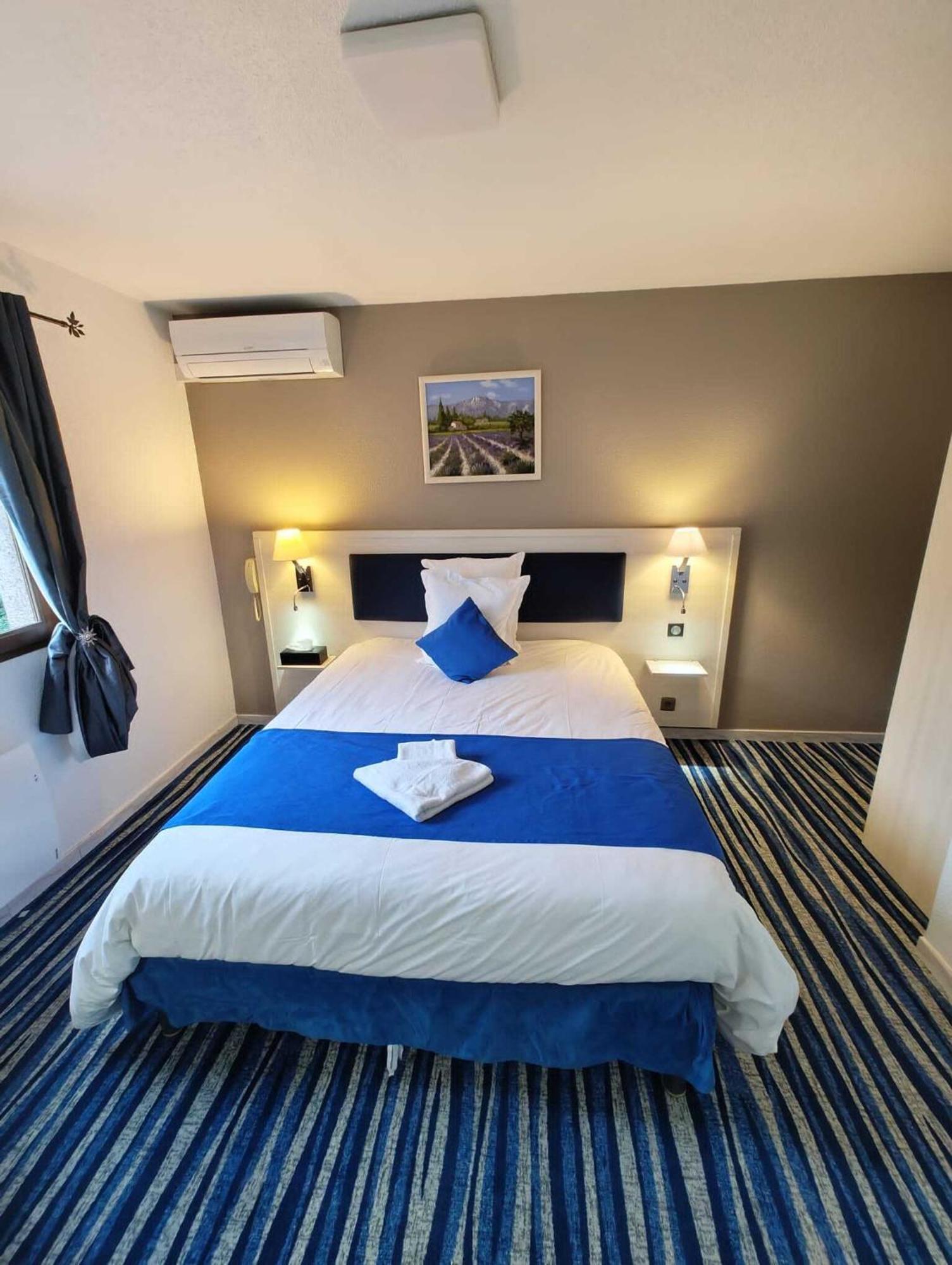 Hôtel Les Alizés Puget-Théniers Quarto foto